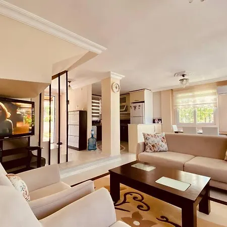 Kusadasi'nda Sessiz Sakin Bir Nida 6 Villa