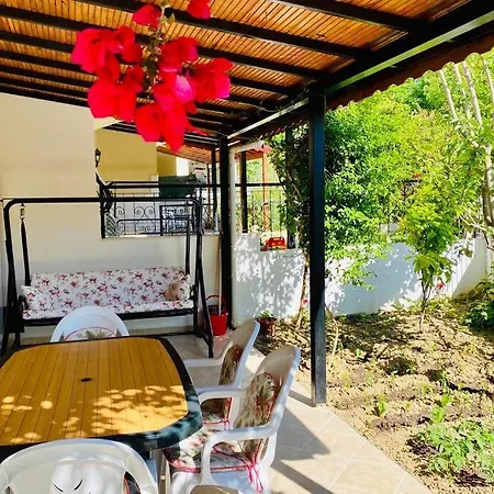 Kusadasi'nda Sessiz Sakin Bir Nida 6 Villa *